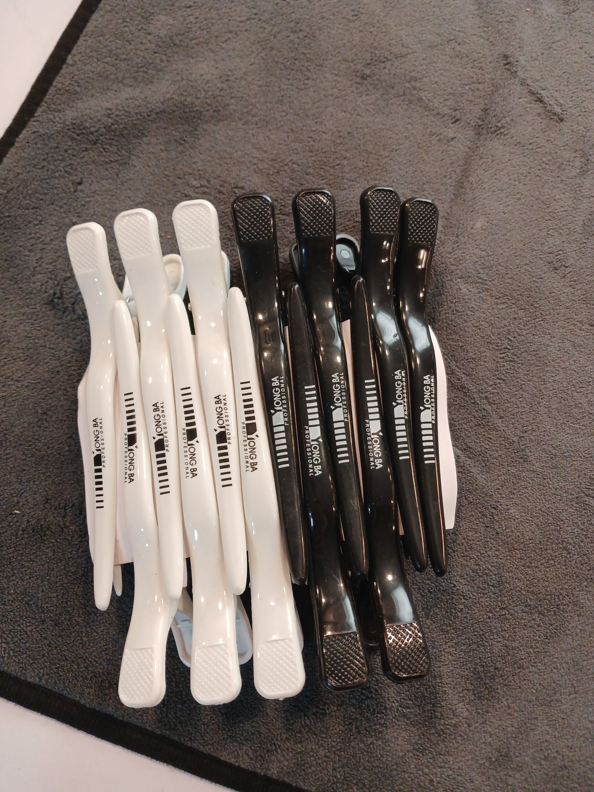 Yongba Hair Clips - Image 1