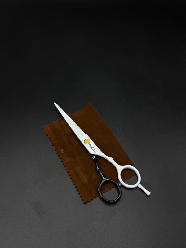 NUTURA Scissor