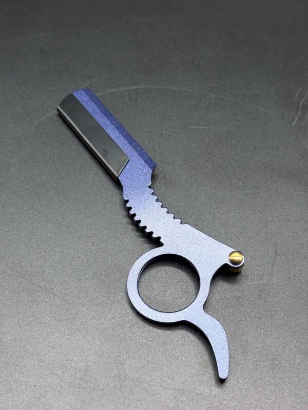 Mini metallic razor