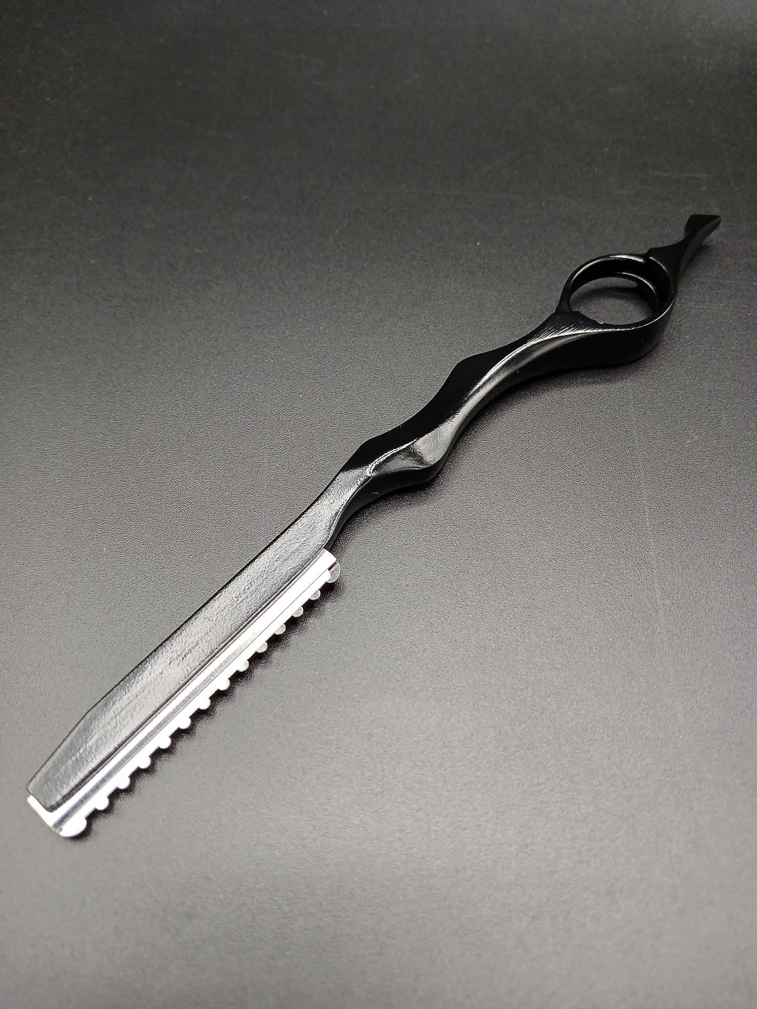 GUTCHE Black Feather Razor - Image 1