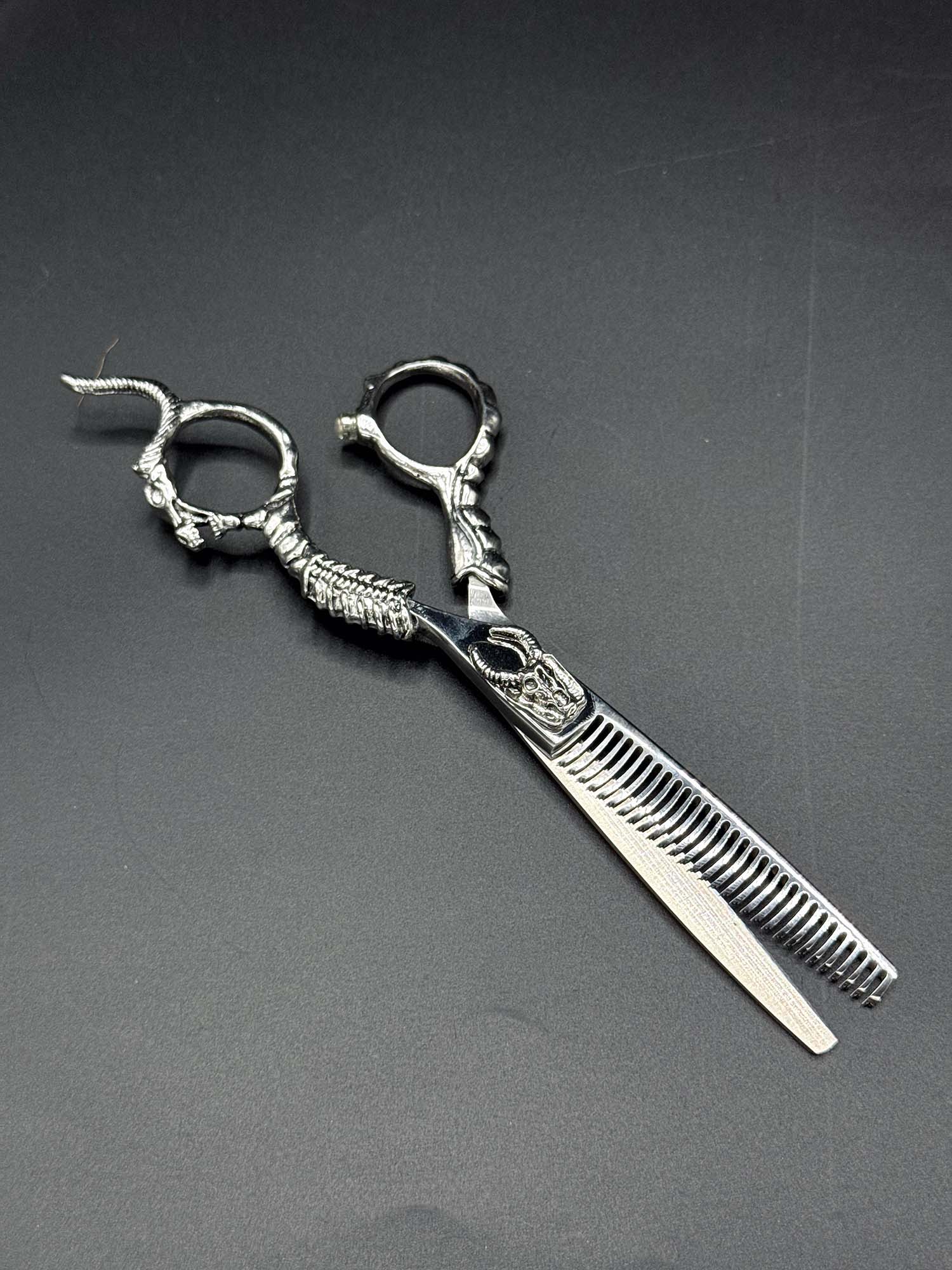 Dragon Cutting and Thinning Scissors Set 6 Inch - Image 4