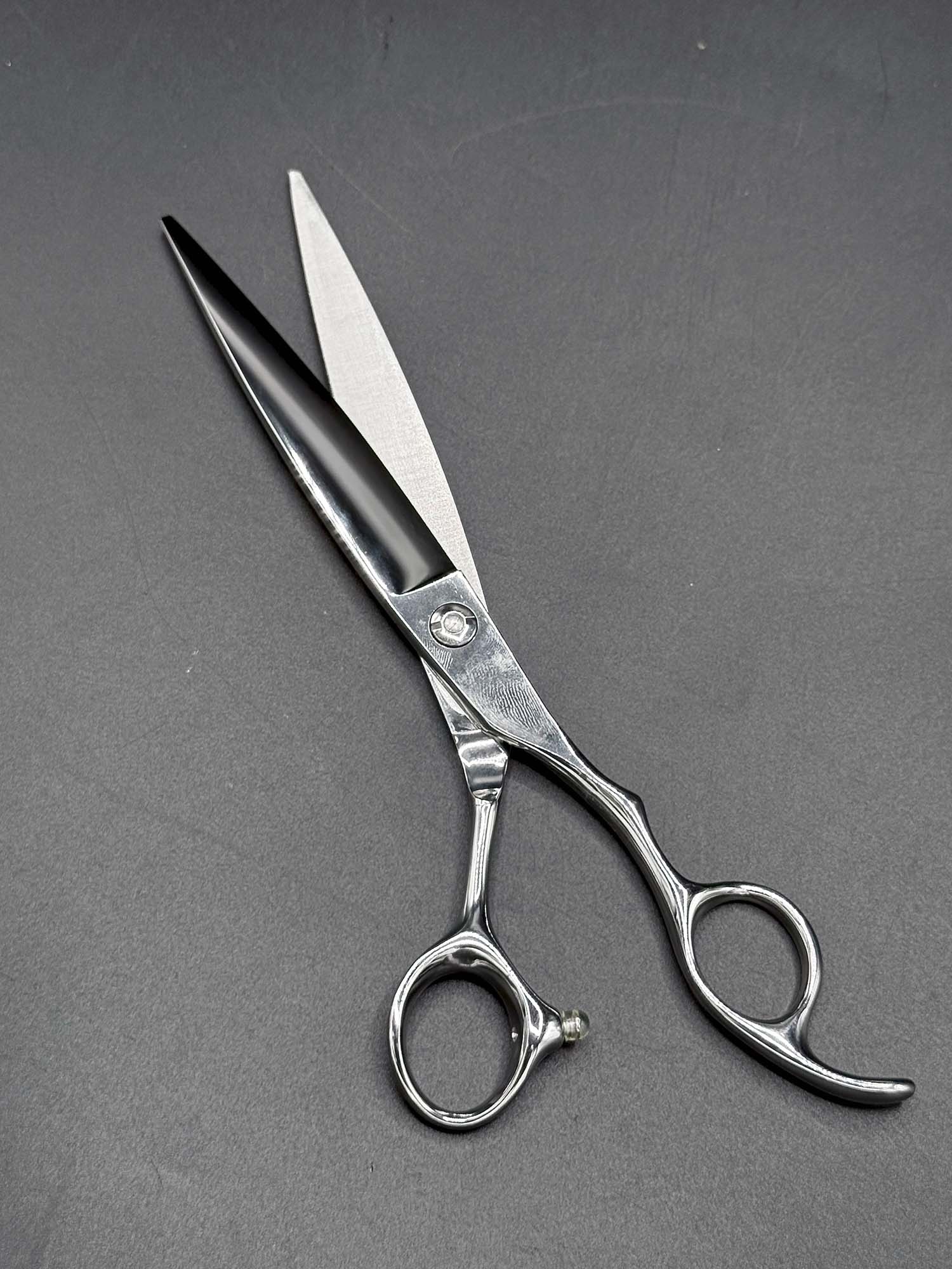 GUTCHE ZR-7.5 Barber Cutting Scissors 7.5 Inch - Image 1